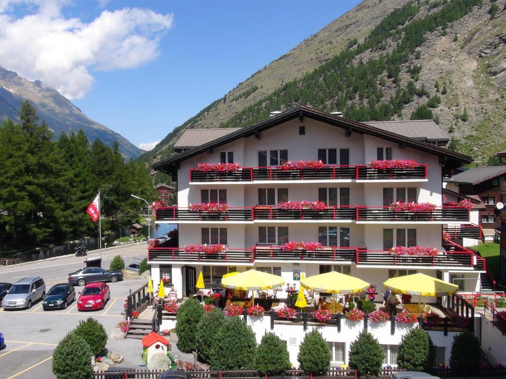 Hotel Restaurant Mattmarkblick 사스-알마겔 외부 사진